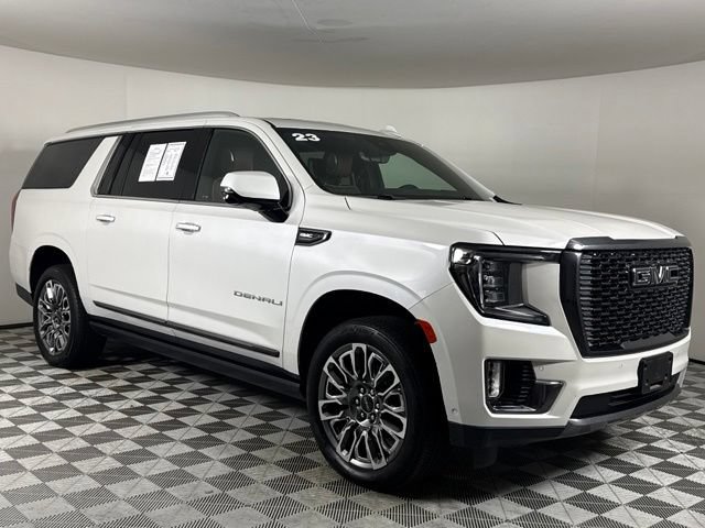 Used 2023 GMC Yukon XL Denali Ultimate w/ LPO, Floor Liner Package AWD/4WD image 10