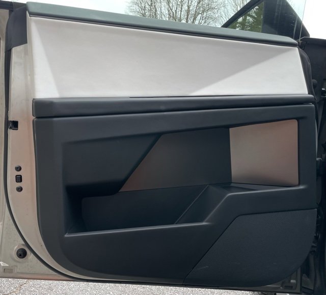 Used 2024 Tesla Cybertruck AWD Crew Cab image 14