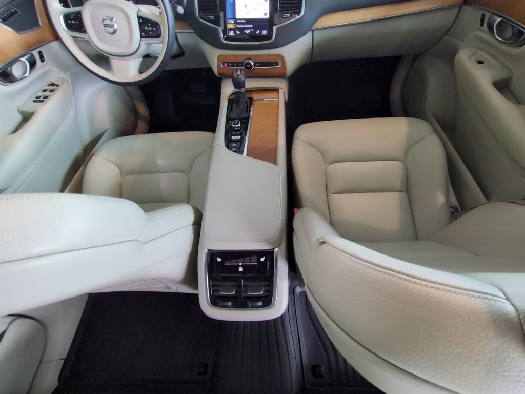 Used 2021 Volvo XC90 T6 Momentum AWD/4WD image 27