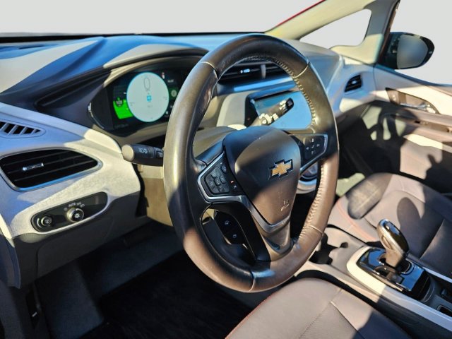 Used 2018 Chevrolet Bolt Premier w/ Driver Confidence II Package FWD image 26