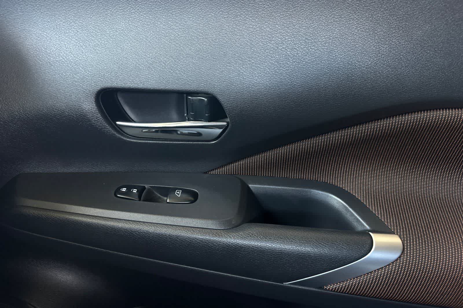 Used 2021 Nissan Kicks SR w/ Interior Electronics Package FWD image 21