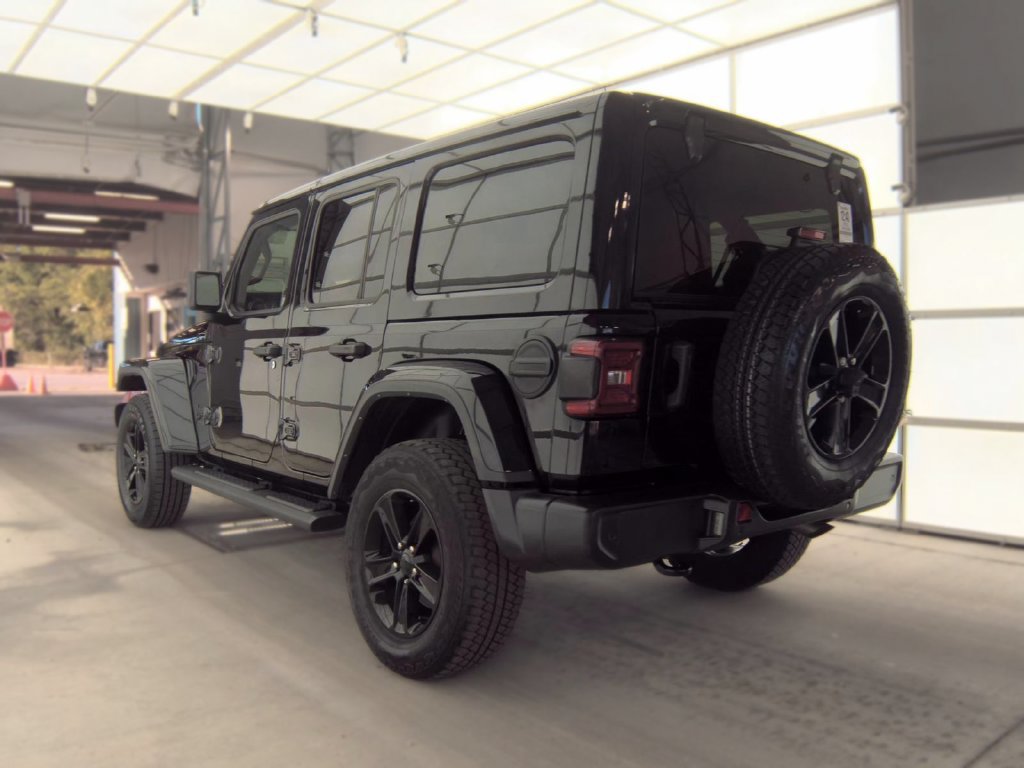 Certified 2022 Jeep Wrangler Unlimited Sahara w/ Dual Top Group AWD/4WD image 4