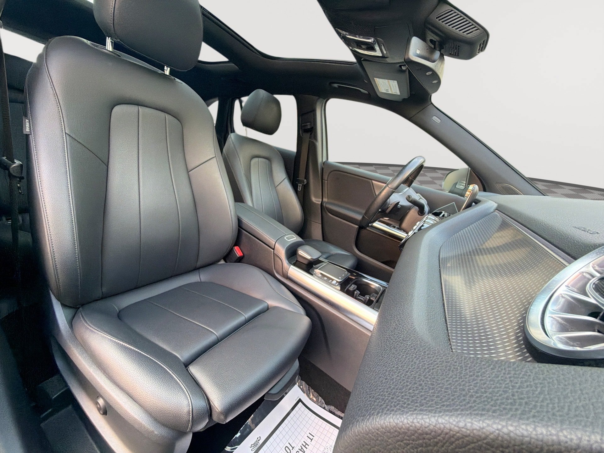 Used 2021 Mercedes-Benz GLA 250 4MATIC w/ Premium Package image 28