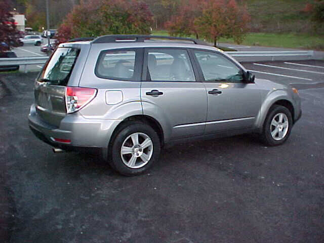 Used 2011 Subaru Forester 2.5X image 7