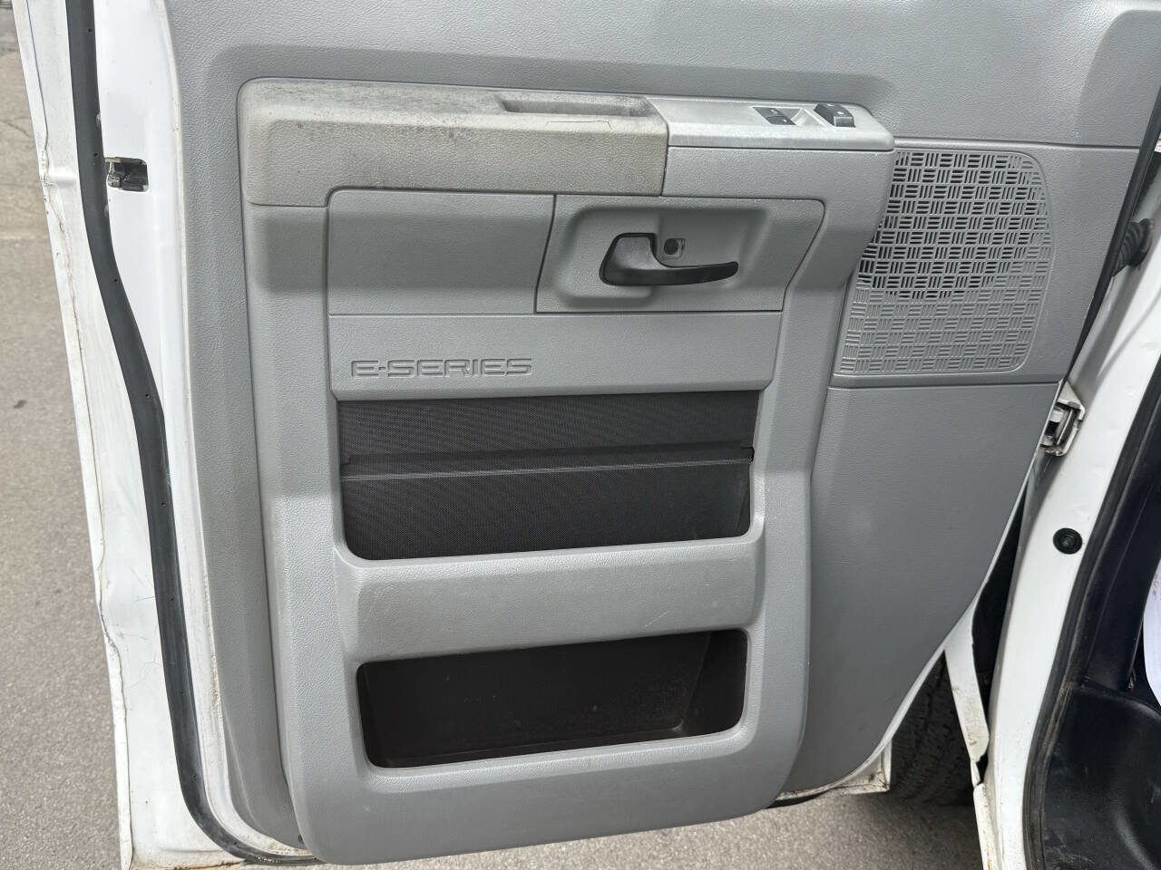 Used 2012 Ford E-250 and Econoline 250 w/ PWR Group RWD image 9