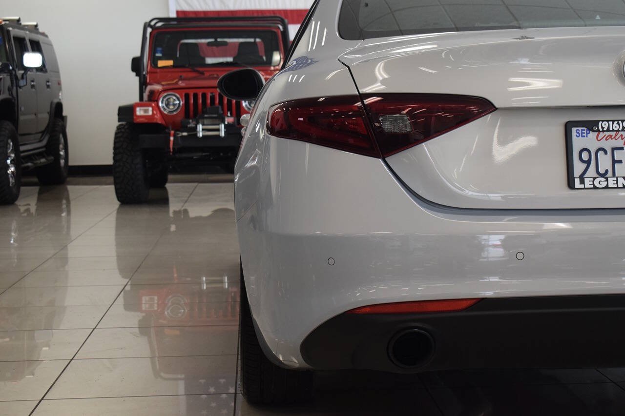 Used 2022 Alfa Romeo Giulia Ti RWD image 13