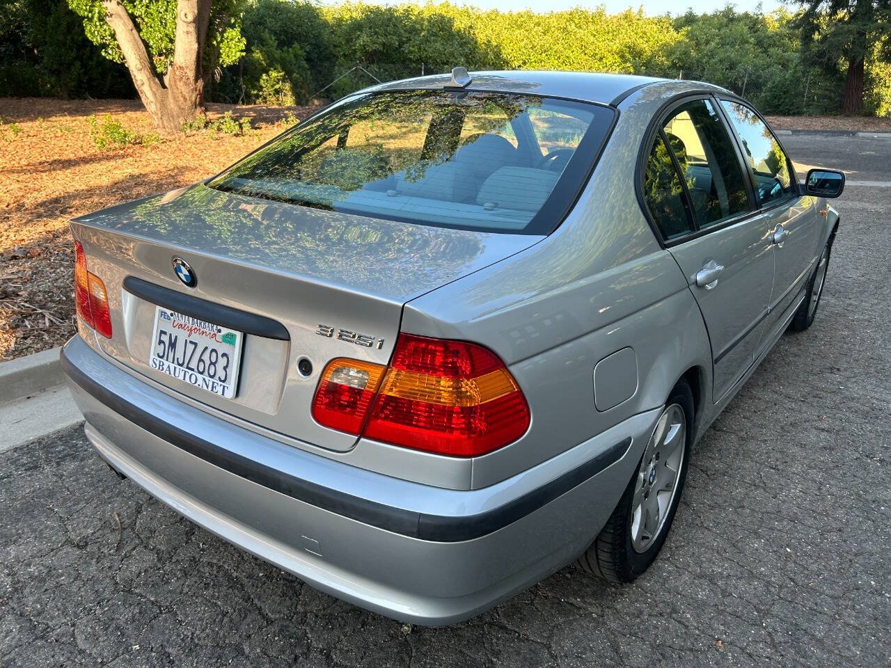 Used 2005 BMW 325i Sedan RWD image 13