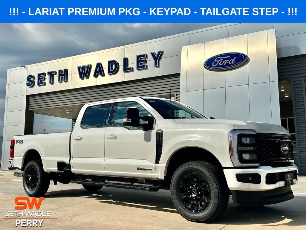 New 2026 Ford F350 Lariat w/ Black Appearance Package