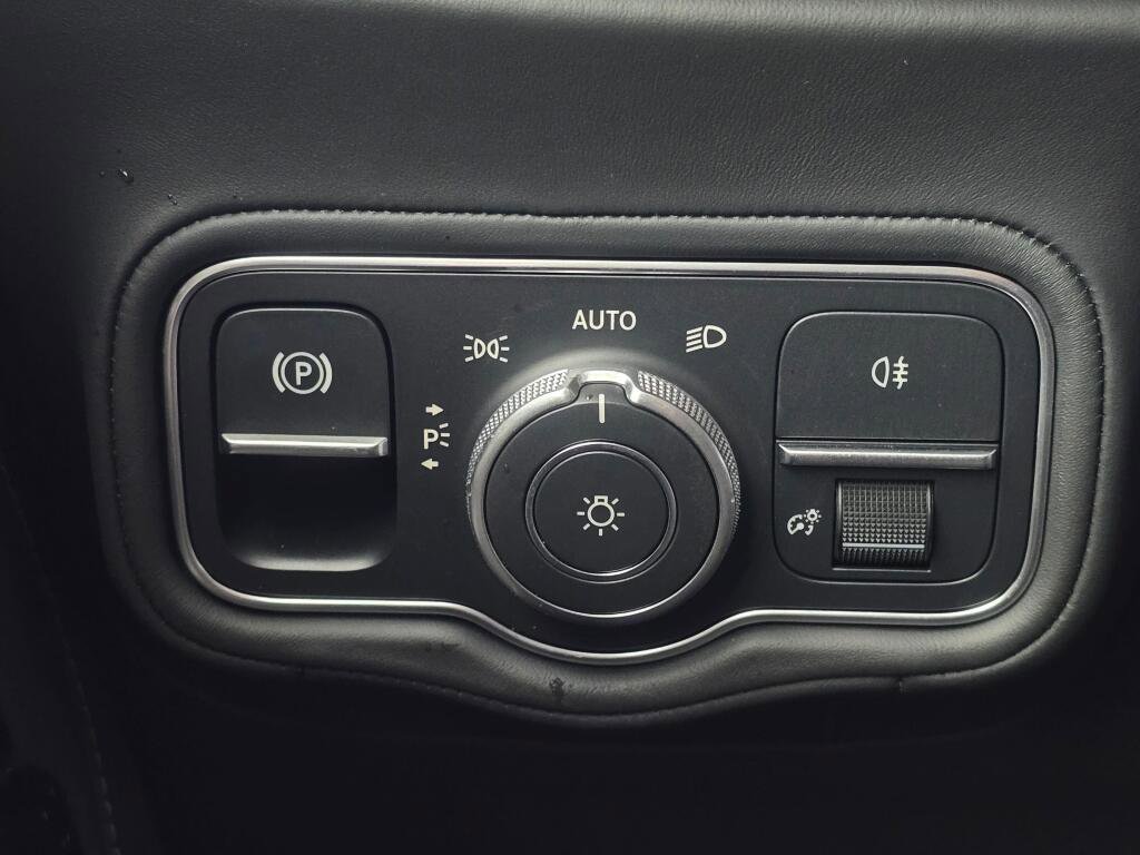 Used 2025 Mercedes-Benz G 63 AMG 4MATIC image 34