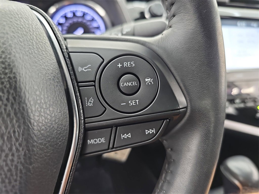 Used 2020 Toyota Camry SE image 21