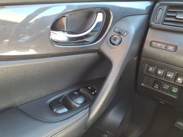 Used 2020 Nissan Rogue SV AWD/4WD image 26