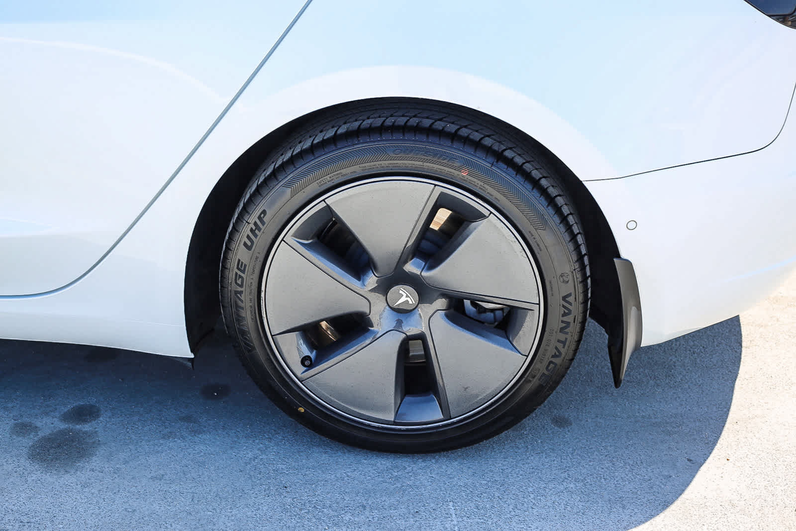 Used 2021 Tesla Model 3 Standard Range Plus RWD image 11