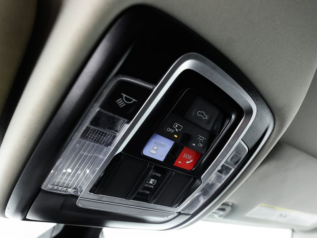 Used 2024 RAM 2500 Laramie AWD/4WD image 33