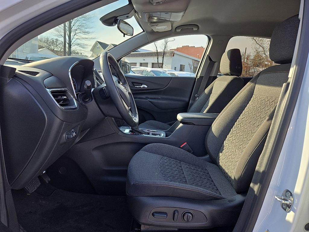 Used 2023 Chevrolet Equinox LT image 19