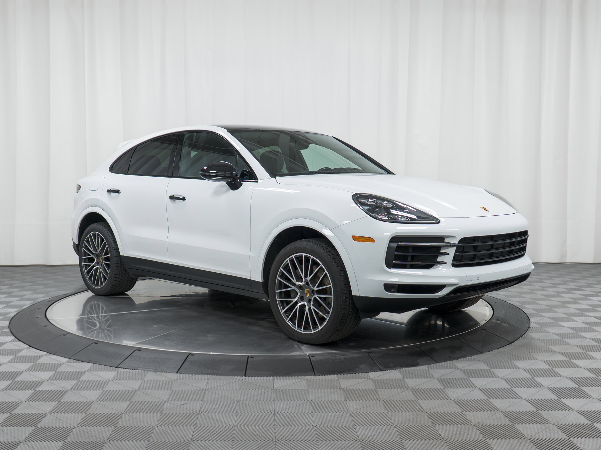 Certified 2020 Porsche Cayenne S image 9
