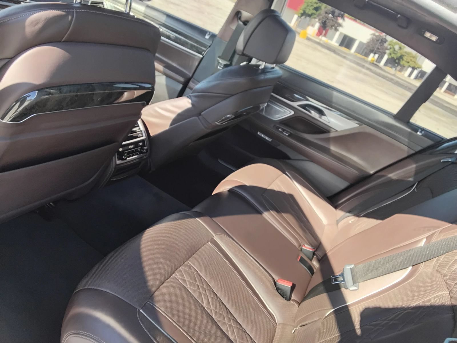 Used 2018 BMW M760i xDrive AWD/4WD image 9