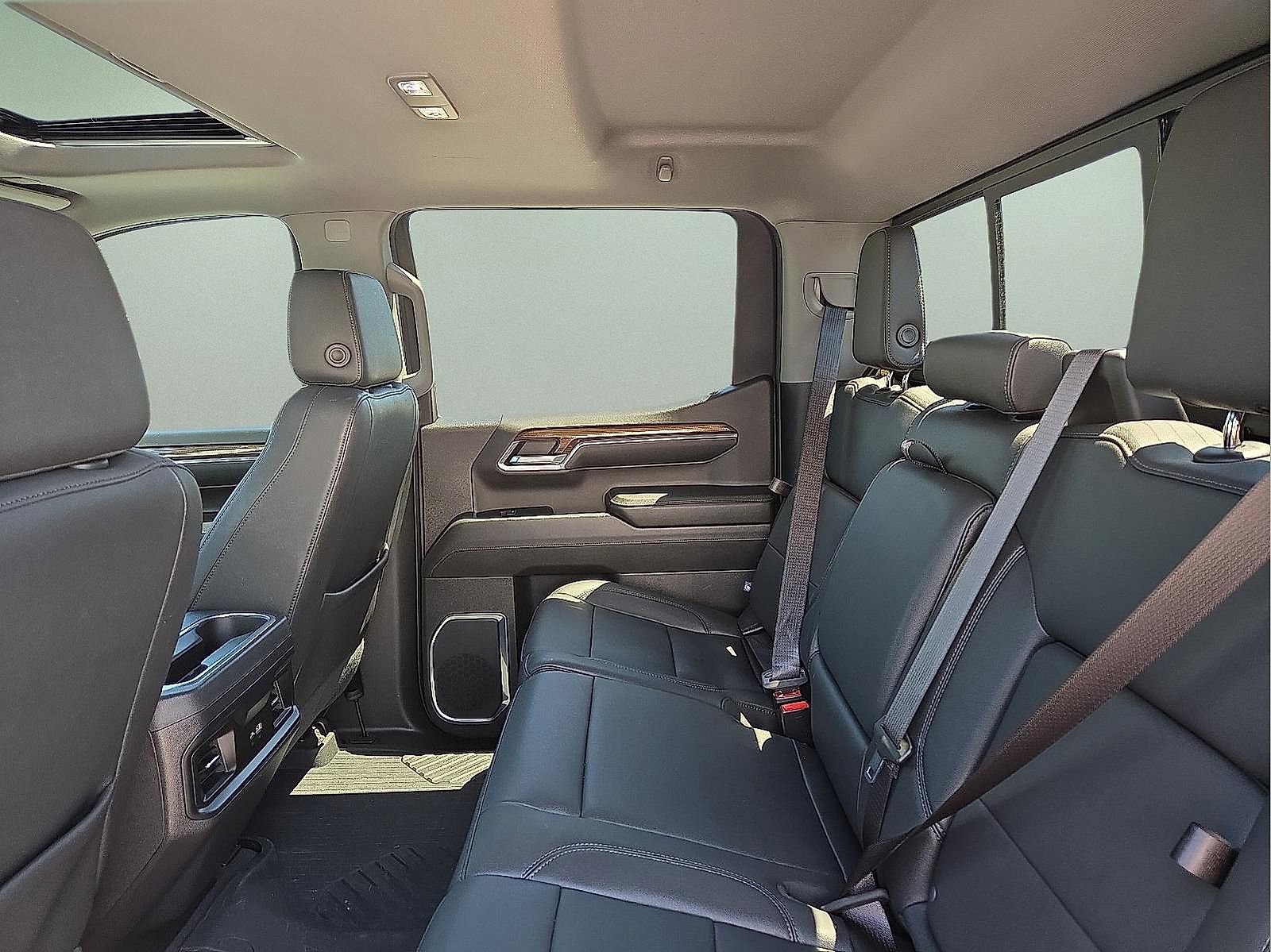Used 2024 Chevrolet Silverado 1500 LT Trail Boss w/ LT Trail Boss Premium Package AWD/4WD image 10