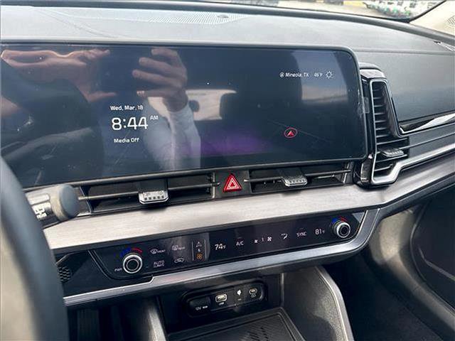 Used 2024 Kia Sportage EX image 19