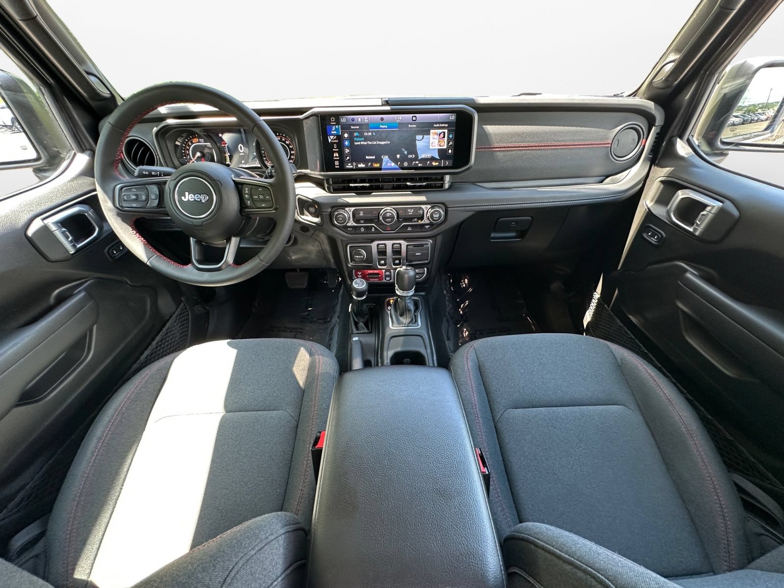 Used 2024 Jeep Wrangler Rubicon AWD/4WD image 10