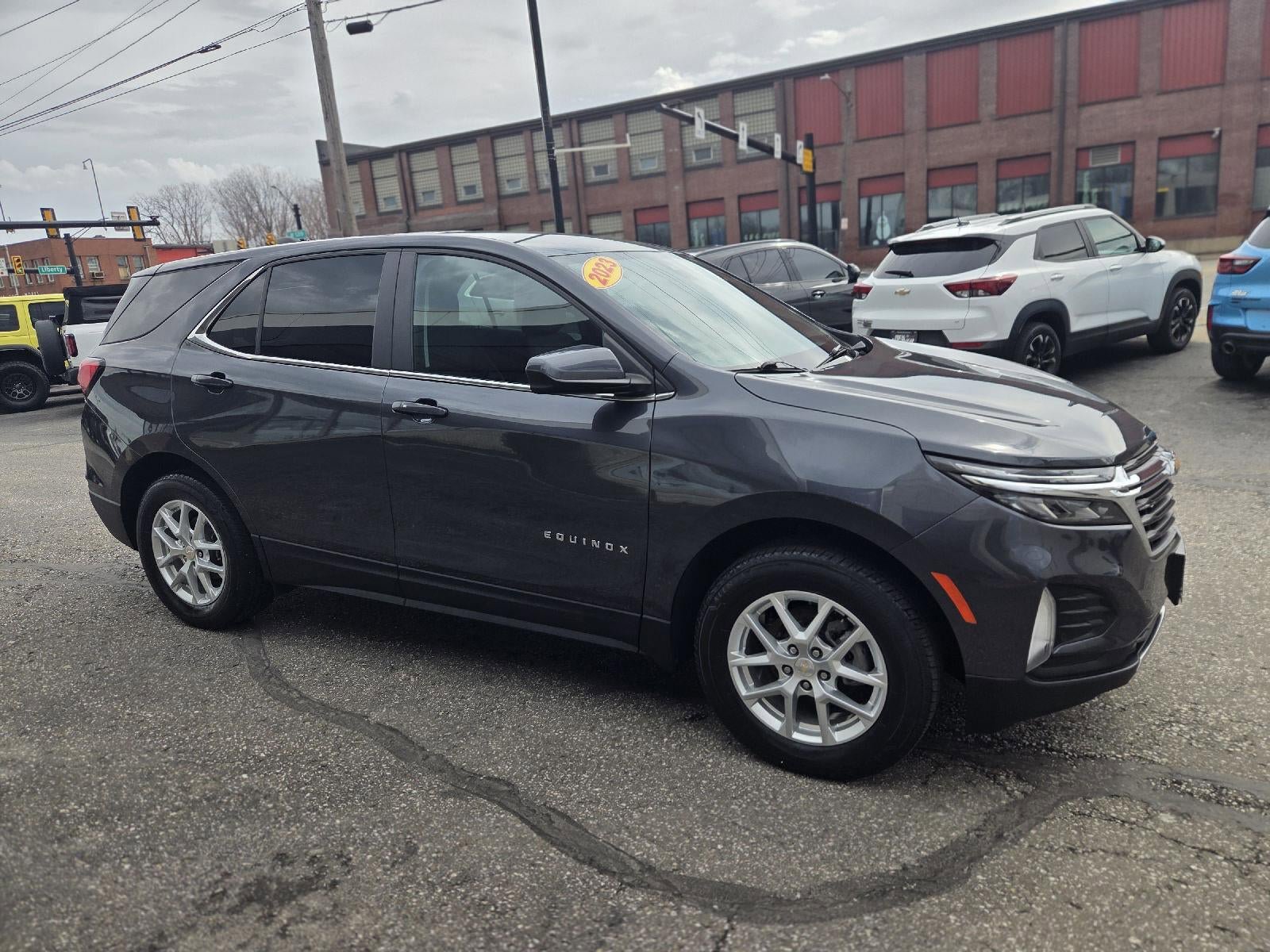 Certified 2023 Chevrolet Equinox LT w/ Driver Convenience Package image 9