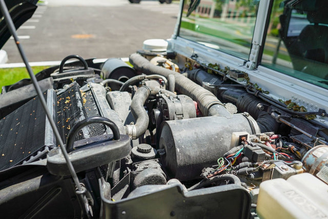 Used 1995 HUMMER H1 4-Door Wagon image 16