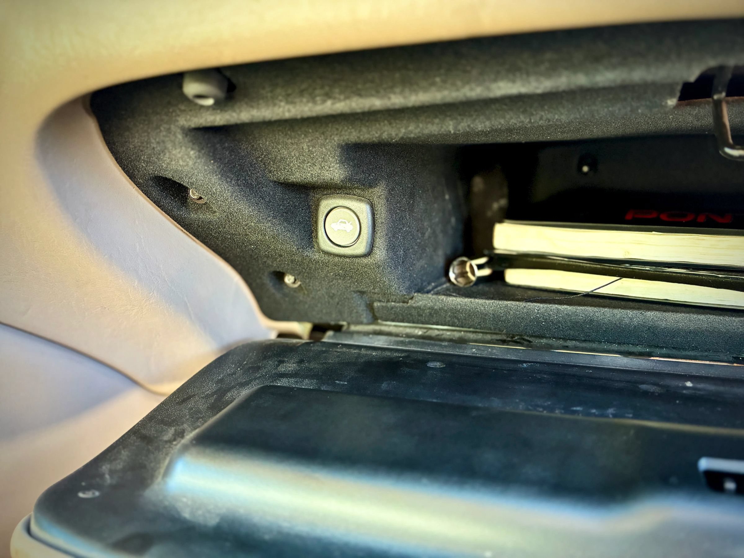 Used 2003 Pontiac Bonneville SLE FWD image 44