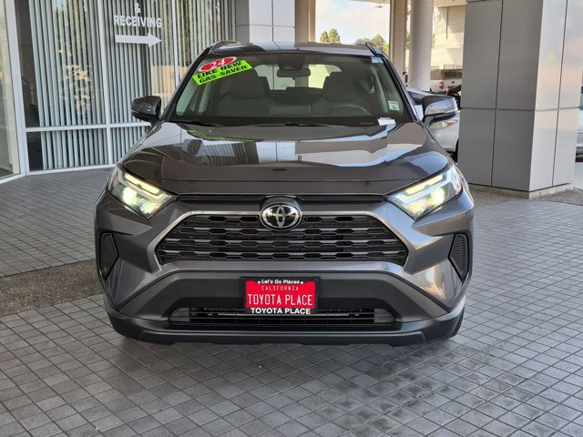 Used 2024 Toyota RAV4 XLE AWD/4WD image 2