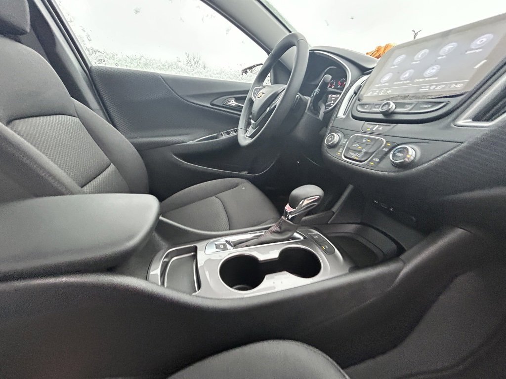 New 2025 Chevrolet Malibu RS image 9