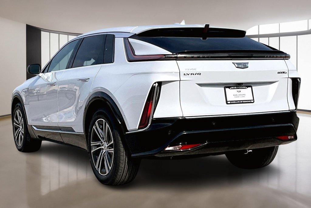 New 2026 Cadillac Lyriq Luxury w/ LPO, Floor Liner Package AWD/4WD image 3