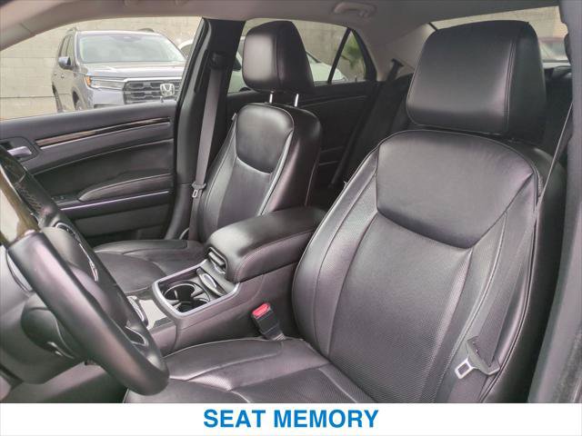 Used 2018 Chrysler 300 Limited w/ Safetytec Plus Group RWD image 20
