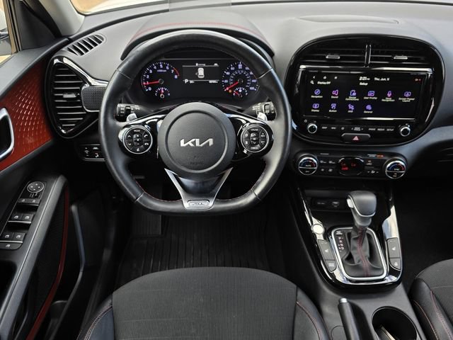Used 2022 Kia Soul Turbo FWD image 12