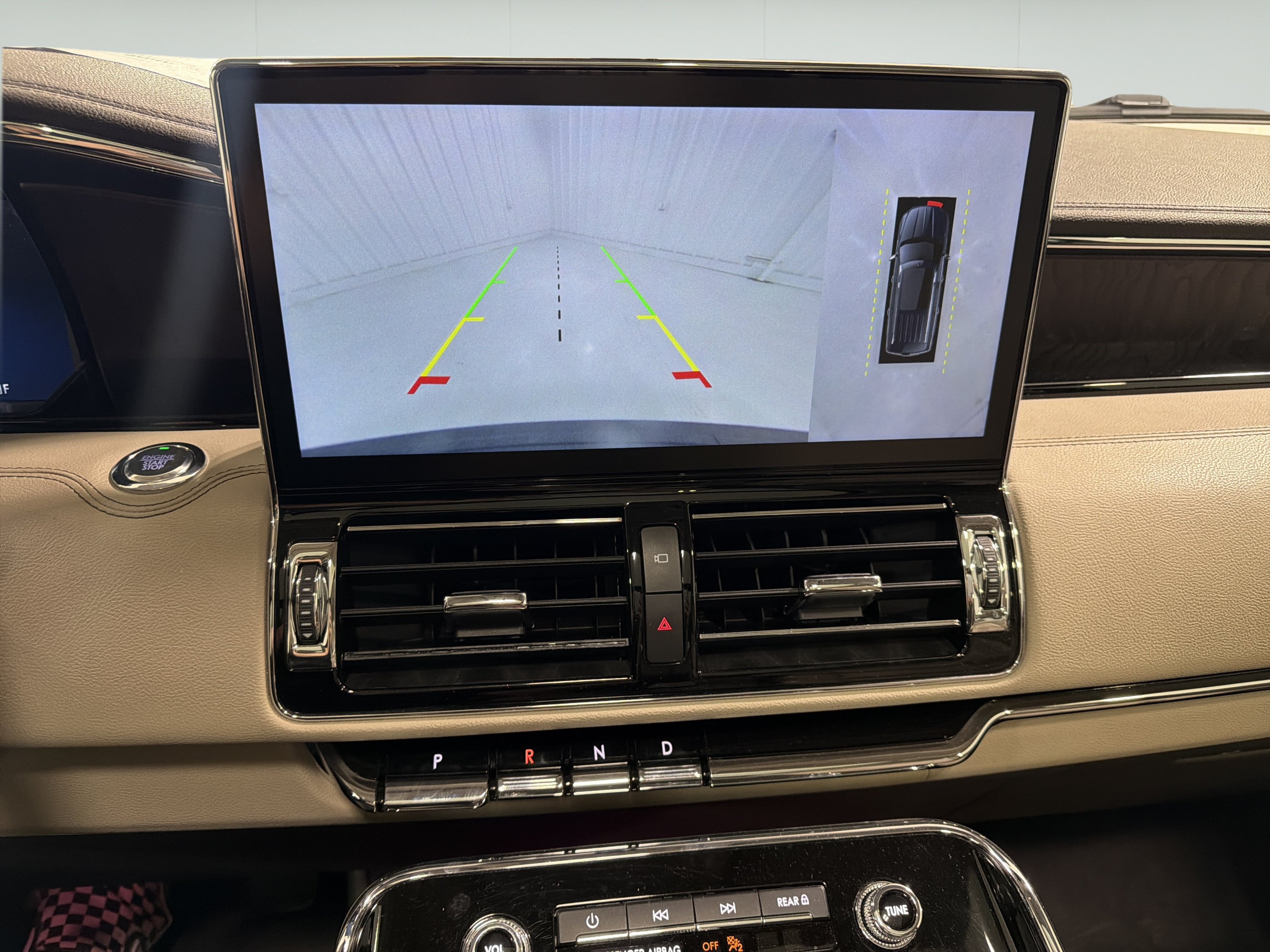 Used 2022 Lincoln Navigator 2WD image 19