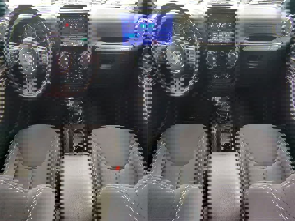 Used 2017 Jeep Wrangler Unlimited Sahara w/ Connectivity Group image 15