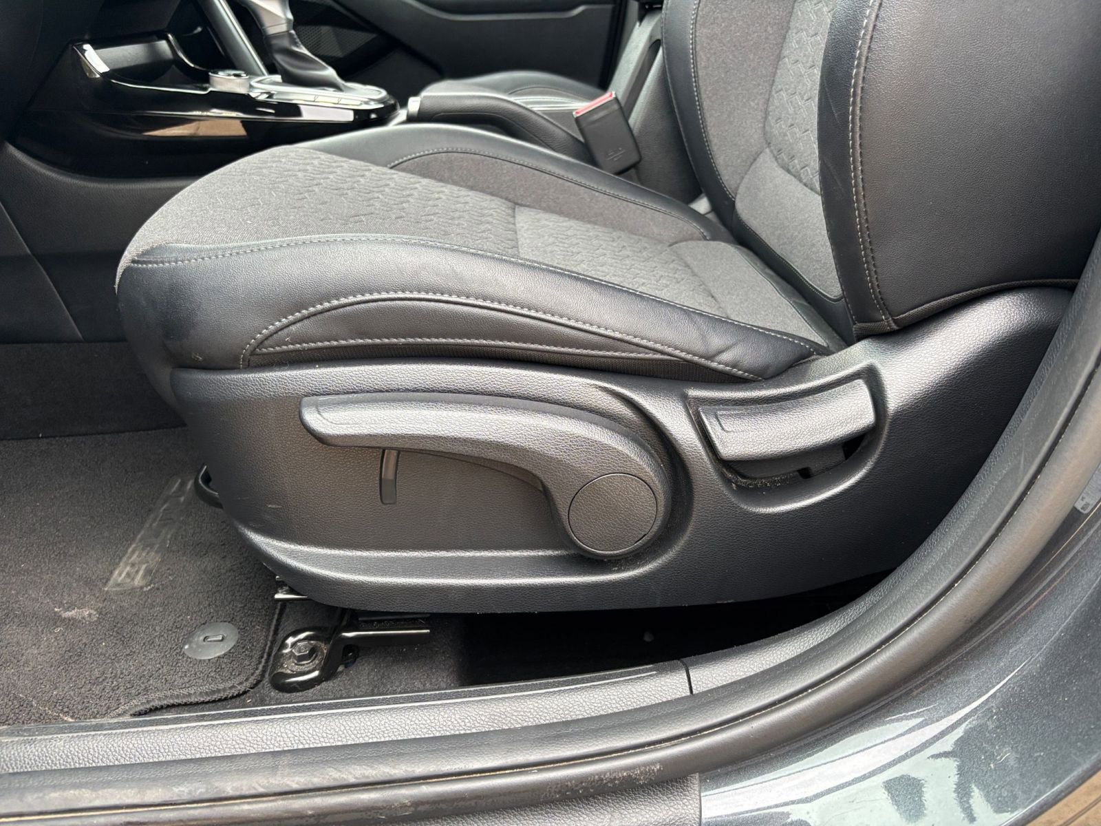 Used 2025 Kia Seltos S image 23