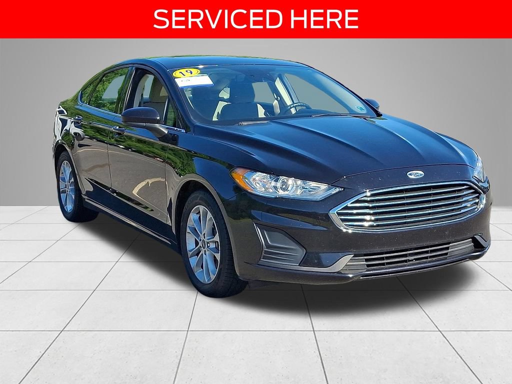 Certified 2019 Ford Fusion SE FWD image 3