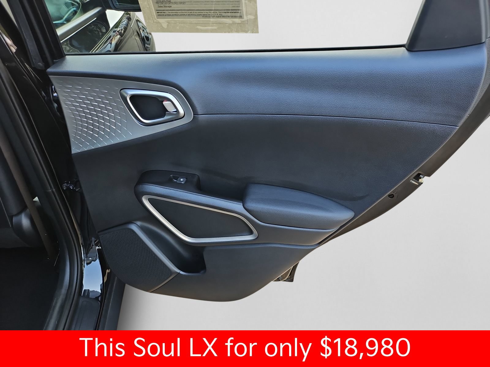 Used 2025 Kia Soul LX FWD image 37