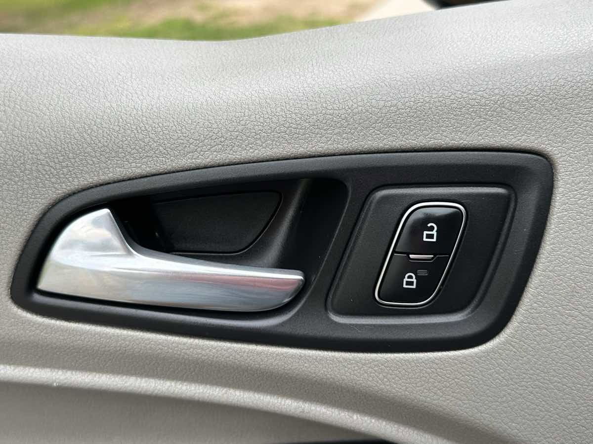 Used 2020 Ford Transit Connect XLT FWD image 19