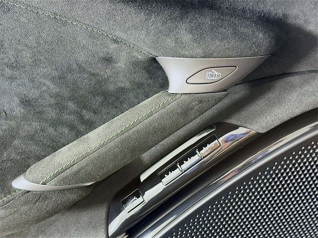 Used 2025 Ferrari Roma Spider image 18