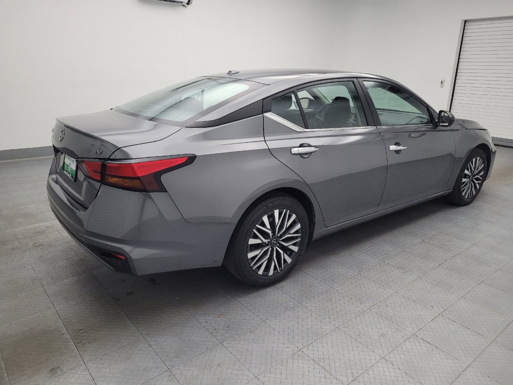 Used 2024 Nissan Altima 2.5 SV image 10