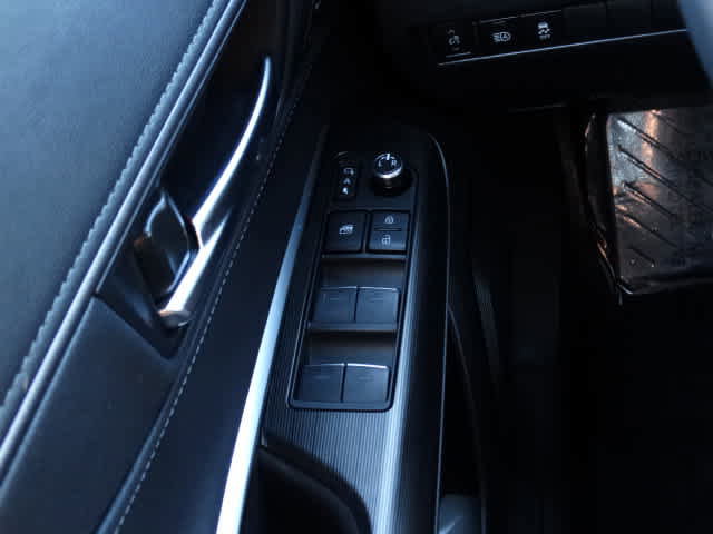 Certified 2024 Toyota Venza XLE image 35