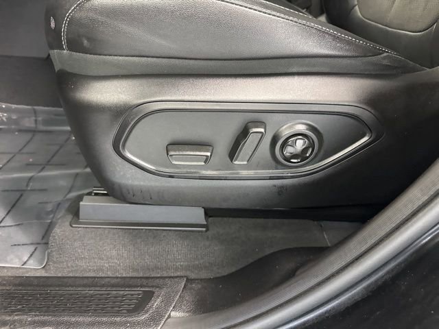 Used 2023 Jeep Grand Cherokee Altitude image 17