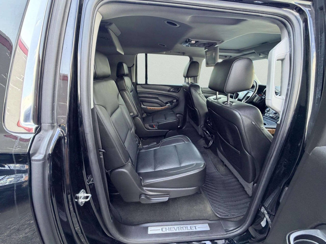 Used 2016 Chevrolet Suburban LTZ AWD/4WD image 31