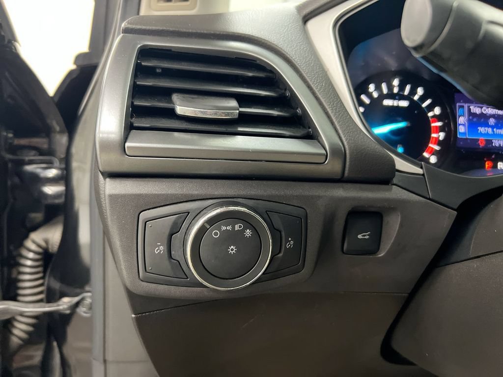 Used 2013 Ford Fusion SE FWD image 17