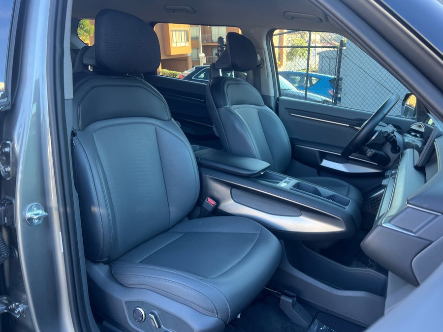 Used 2024 Kia EV9 Light Long Range image 32