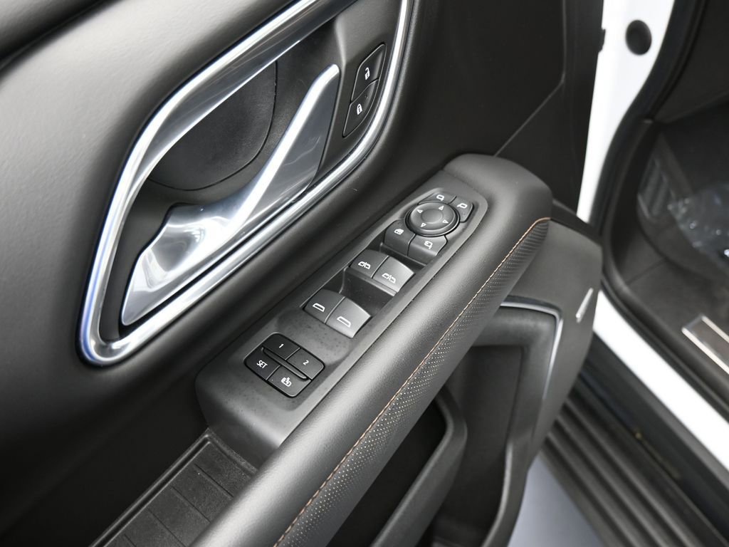 Used 2023 GMC Yukon XL AT4 image 14