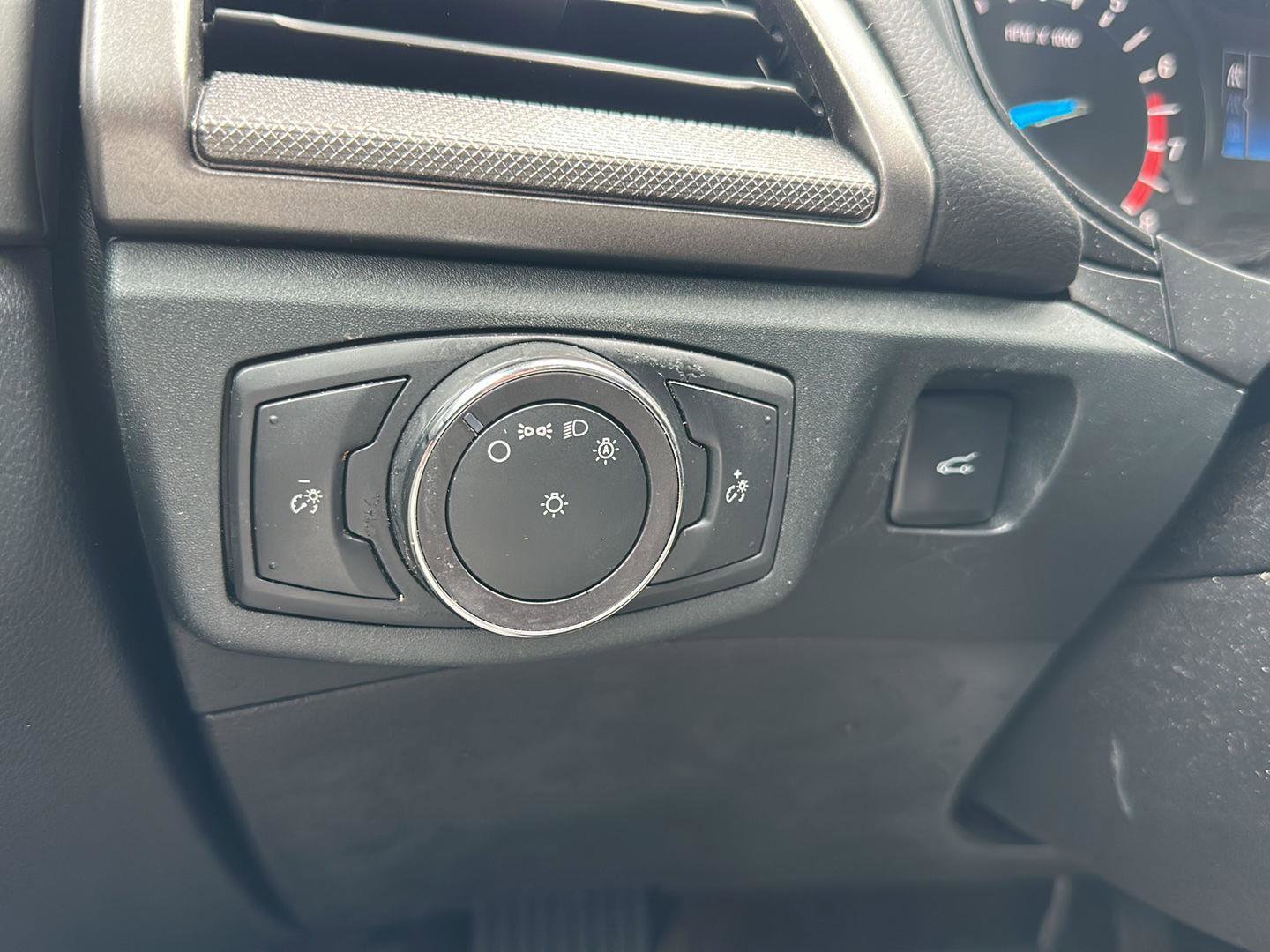 Used 2019 Ford Fusion S FWD image 17