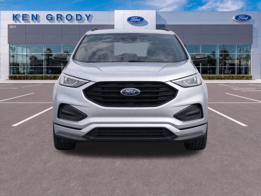 Certified 2022 Ford Edge SE w/ Black Appearance Package AWD/4WD image 3