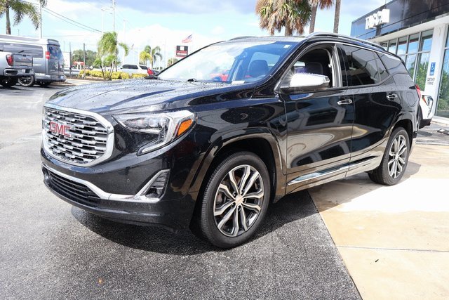 Used 2018 GMC Terrain Denali w/ Advanced Safety Package image 4