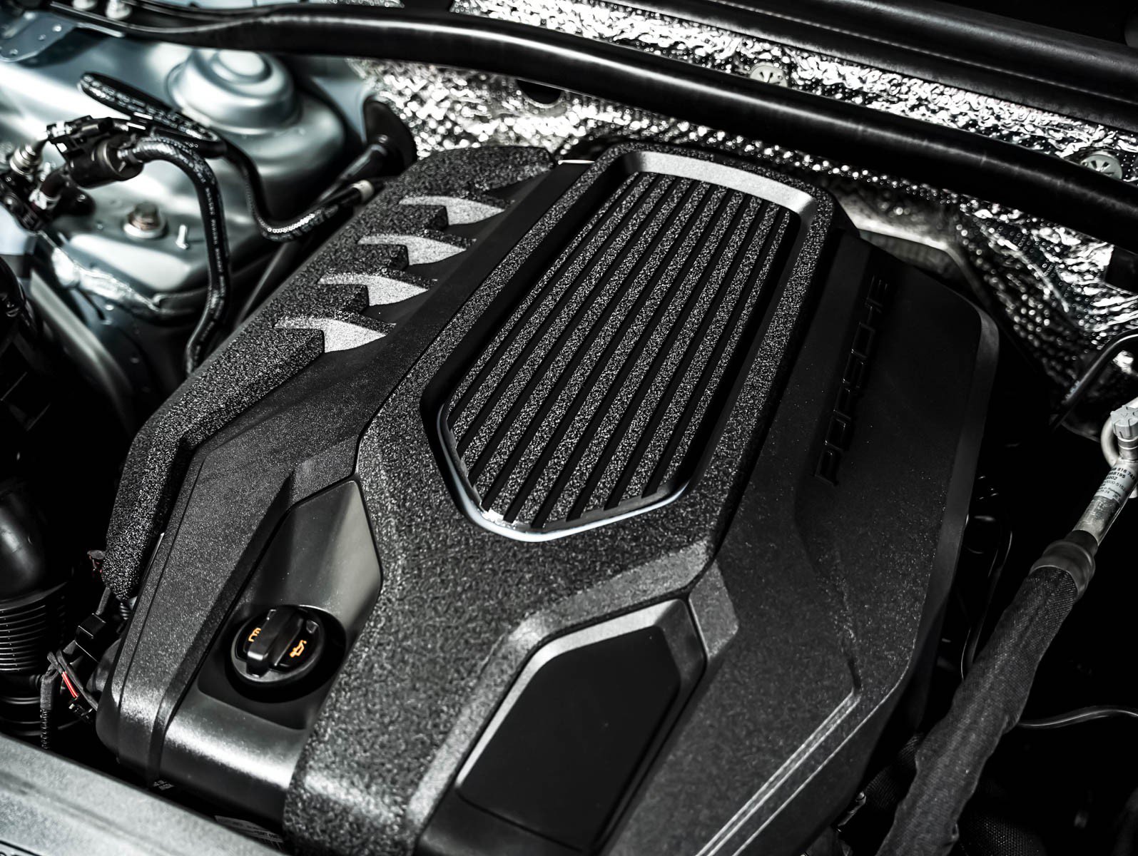 Certified 2023 Porsche Macan AWD/4WD image 13