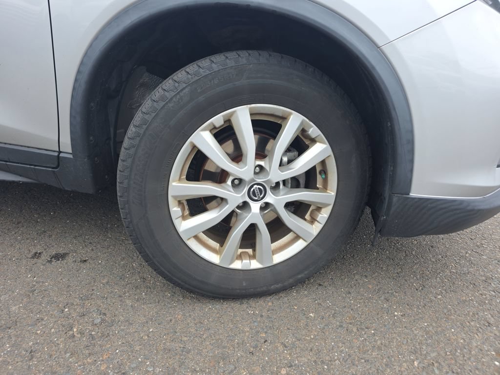 Used 2018 Nissan Rogue SV AWD/4WD image 11